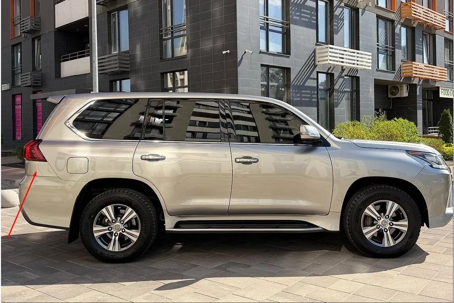 Lexus LX570/450d 2008–2022 Takapuskurin/lokasuojan lista 2016-2021 (takavalon alla) Oikea (maalattavaksi) Image