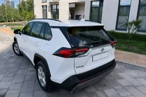 Toyota Rav 4 2019–2025 Integroidut kattokaiteet, mustat OEM V2 (alumiini) kuva 1