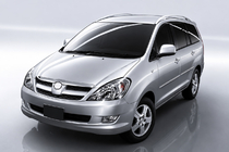Toyota Innova 2015– Integroidut OEM-kattokaiteet, harmaat (alumiini) kuva 1