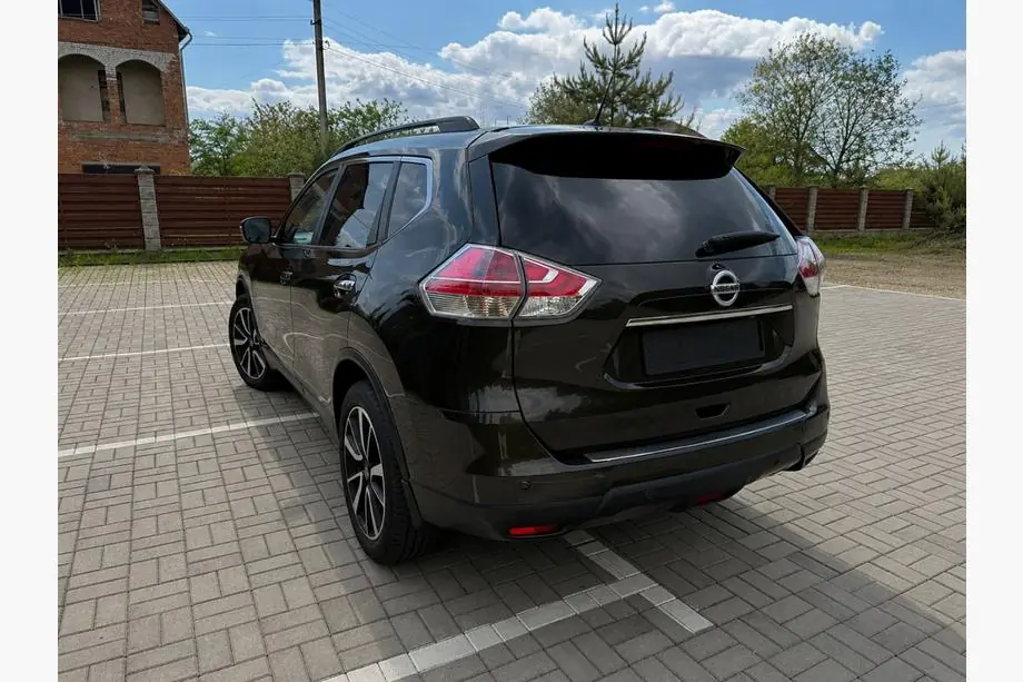 Nissan X-trail T32/Rogue 2014–2021 OEM mustat kattokaiteet (X-trail, alumiini) Kuva 3