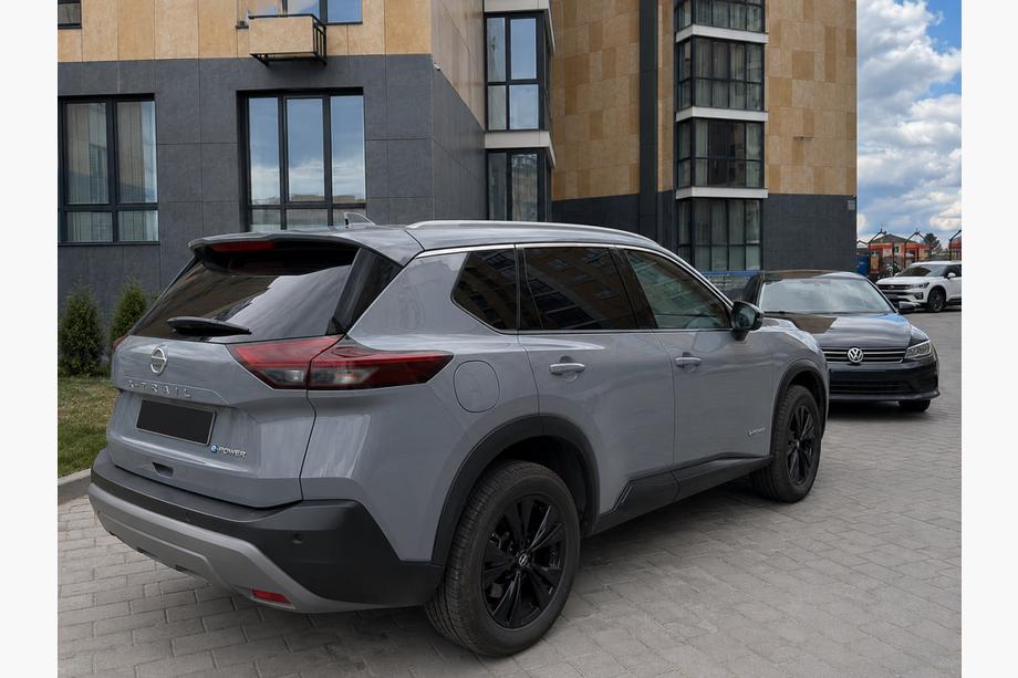 Nissan X-trail T33/Rogue 2022– Integroidut kattokaiteet harmaat OEM (ABS-muovi, pulttikiinnitys) Kuva 3