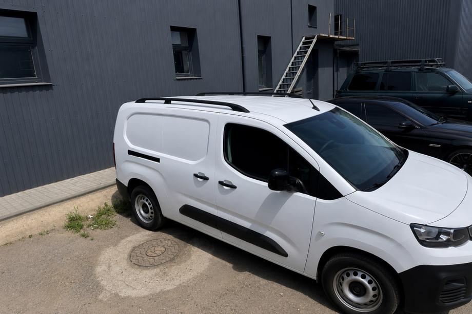 Citroen Berlingo/Multispace 2018– Mustat kattokaiteet (turkkilainen design) Kuva 3
