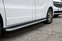 Nissan NV300/Primastar 2016– Tayga sivuastinlaudat (2 kpl, alumiini) kuva 1