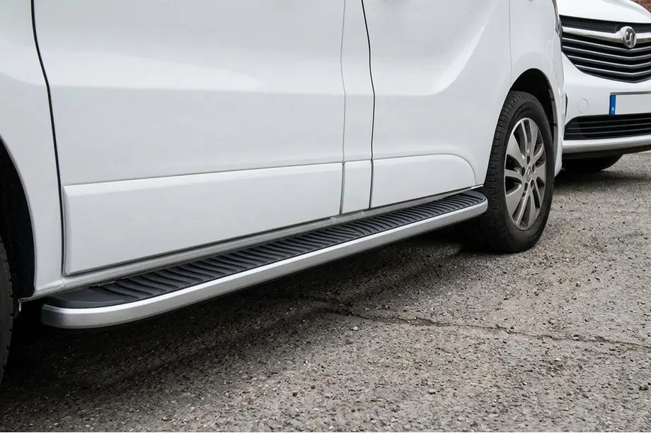 Nissan NV300/Primastar 2016– Tayga sivuastinlaudat (2 kpl, alumiini) Image
