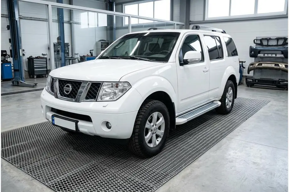 Nissan Pathfinder R51 2005–2014 Sivuastinlaudat Allmond White (2 kpl, alumiini) Image