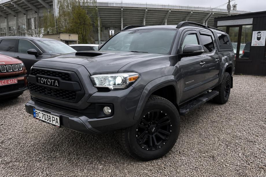 Toyota Tacoma 2015–2023 Mustat OEM-kattokaiteet (alumiini) Image