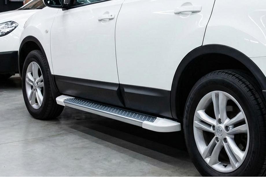 Nissan Qashqai 2014–2021 Sivuastinlaudat Allmond White (2 kpl, alumiini) Image