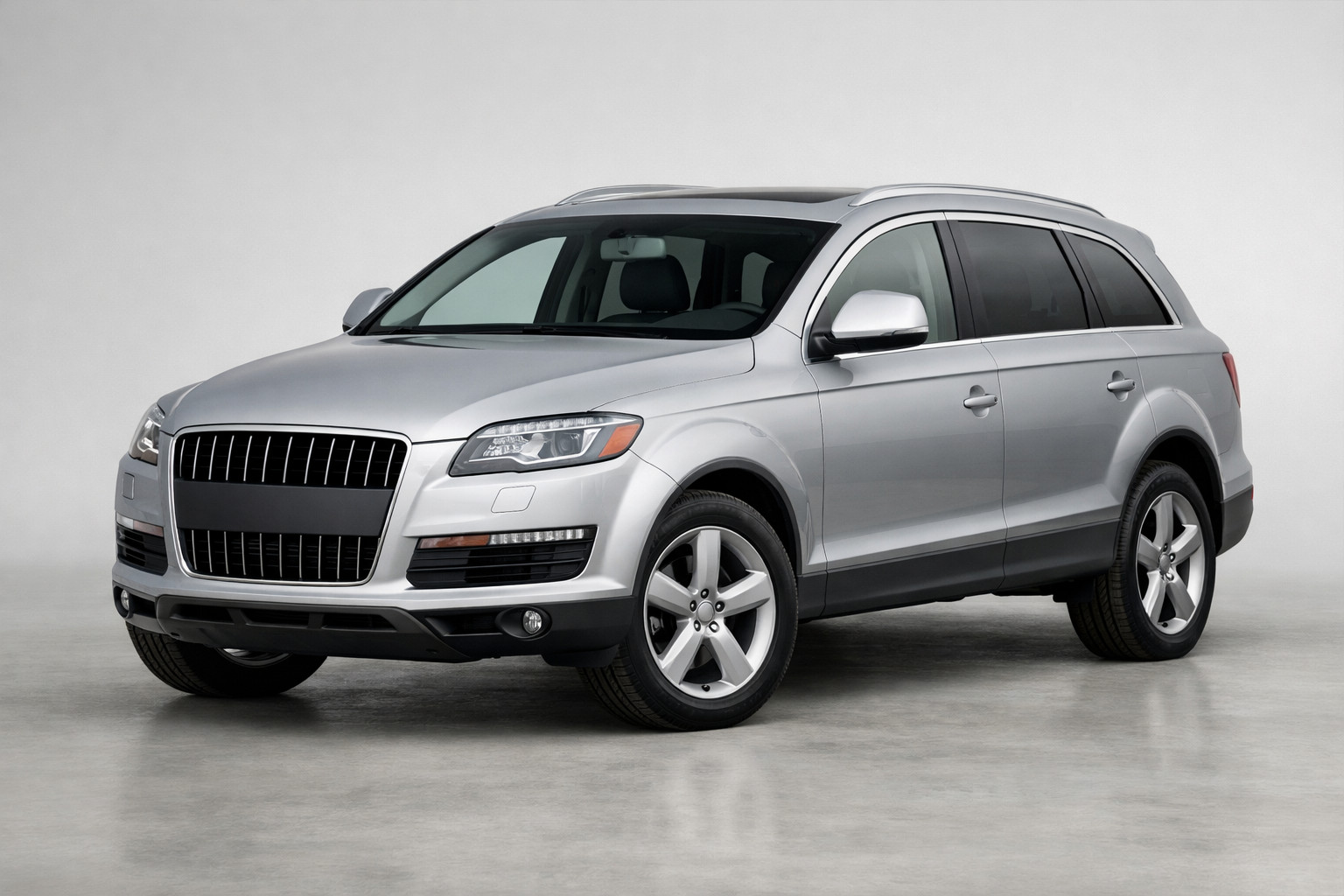 Audi Q7 2005–2015 koeajo: iso perhe-SUV ilman satuja