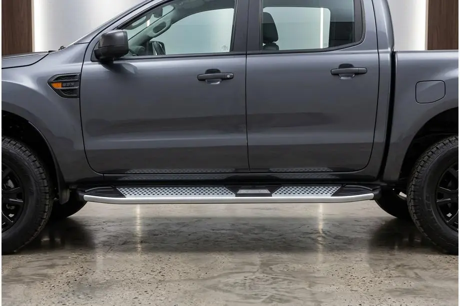 Mazda BT-50 2007–2012 Mevsim Grey sivuporrastangot (2 kpl, alumiini) Kuva 1