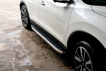 Nissan X-trail T32/Rogue 2014–2021 BlackLine-sivuporrassarja (2 kpl, alumiini) kuva 1