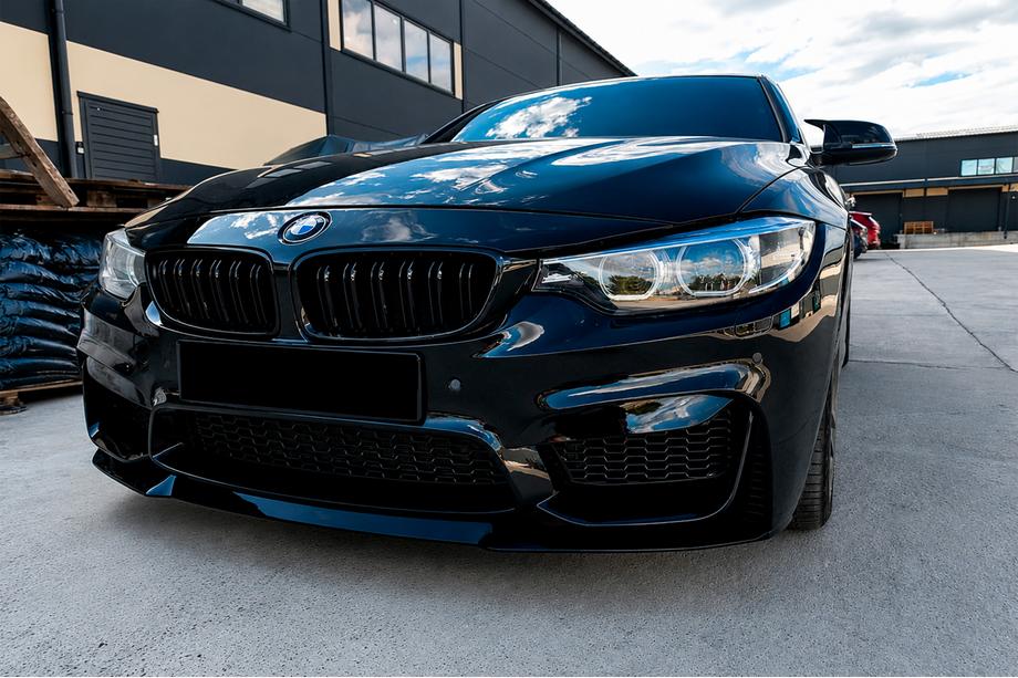 BMW 4-sarja F32/F33/F36 2012–2020 Etupuskurin lip spoiler CS-Style (M4:lle, kiiltävä musta) Image
