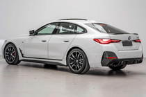 BMW 4-sarja G22/23/26 2020– Takapuskurin diffuusori pakoputken päillä (G26 M-Sport) kuva 6