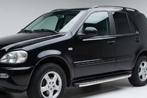 Mercedes ML W163 1997–2005 BlackLine-sivuporrassarja (2 kpl, alumiini) kuva 1