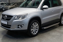 Volkswagen Tiguan 2007–2016 BlackLine-sivuporrassarja (2 kpl, alumiini) kuva 1
