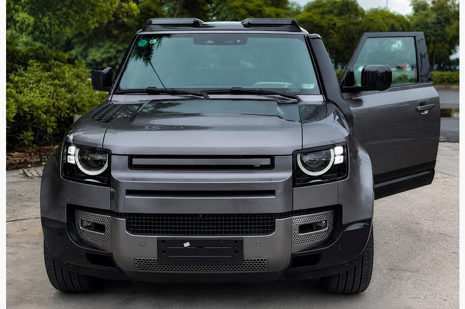 Land Rover Defender 2019– Tuulilasin aurinkolippa, 2 LED Image