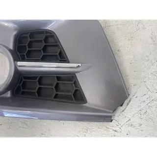 Poistotuote! Vasen sumuvalon ritilä F-Sport (2012-2015) Lexus LX570/450d 2008–2022 kuva 3