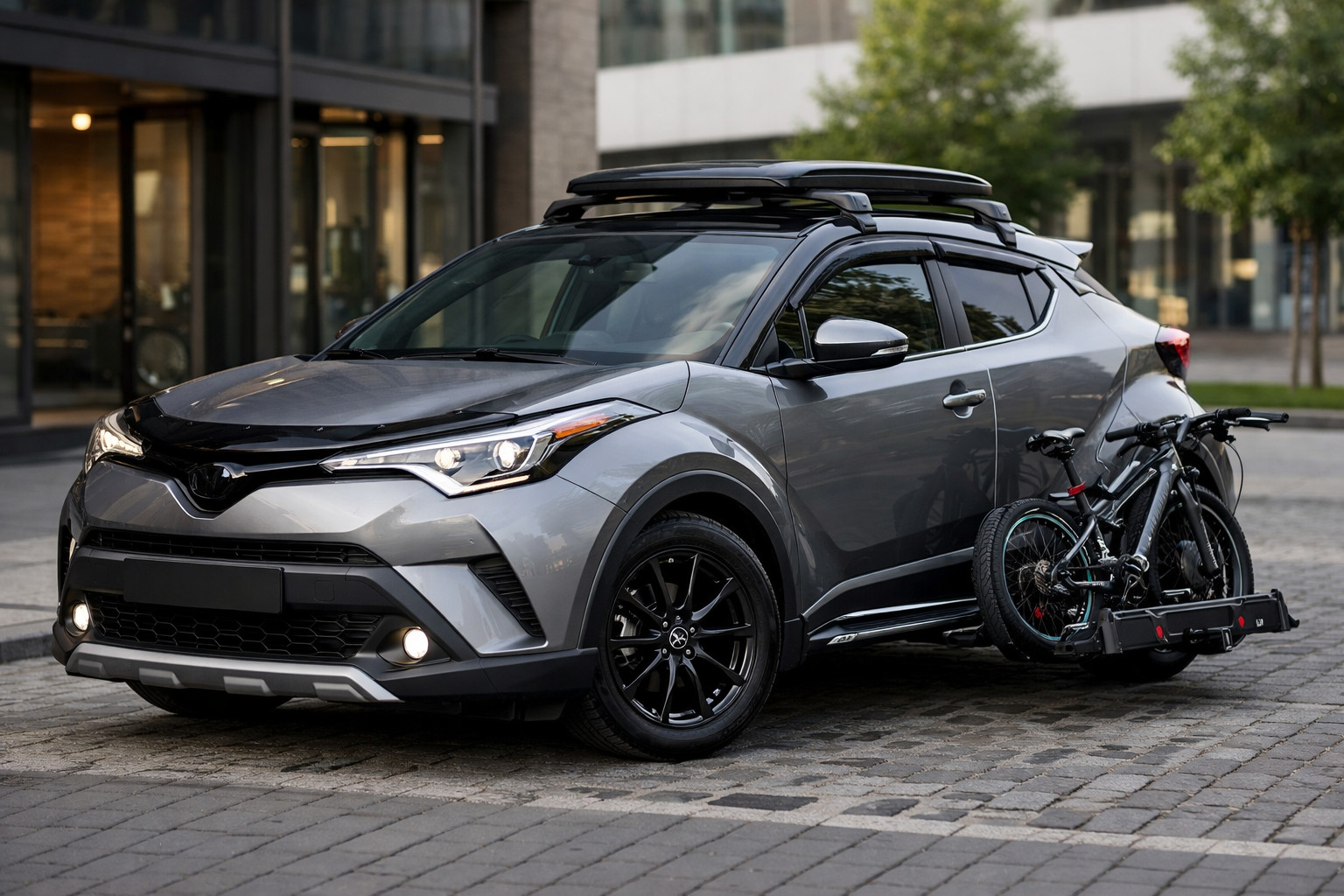 Mitä Toyota C-HR:ään kannattaa asentaa kaupunkiin – ilman rihkamaa