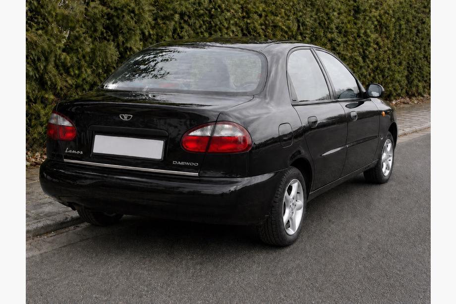 Daewoo Lanos 1998–2017 Takalukun reunalista (ruostumaton teräs) Image