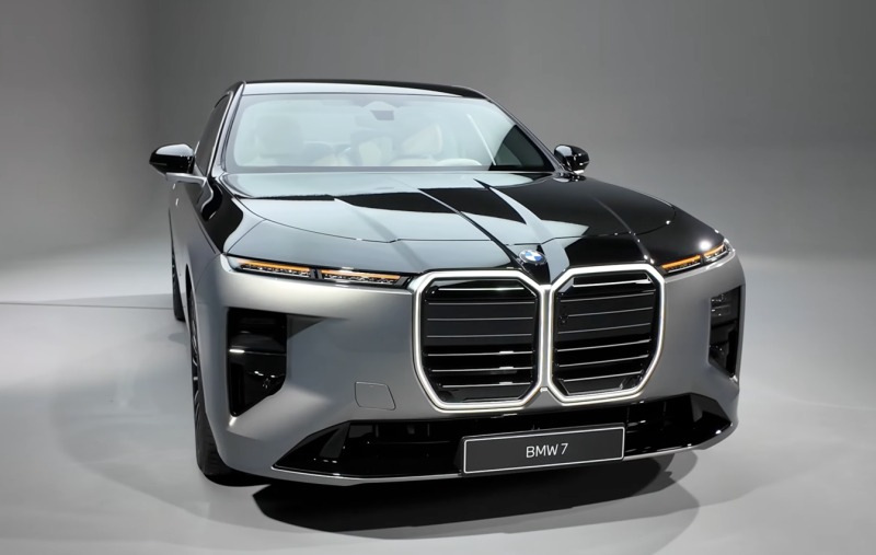 Uudistunut BMW 7 Series 2027: uusi muotoilu, teknologia ja versiot