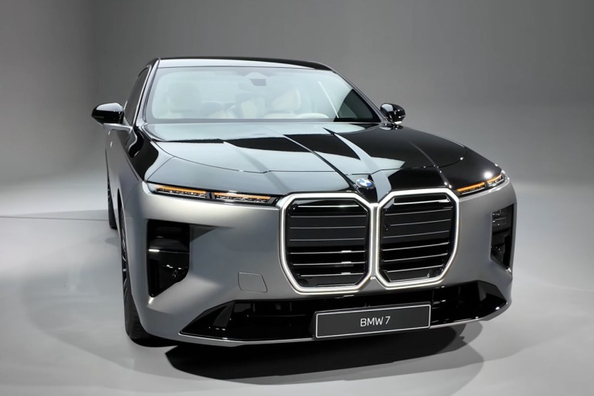 Uudistunut BMW 7 Series 2027: uusi muotoilu, teknologia ja versiot