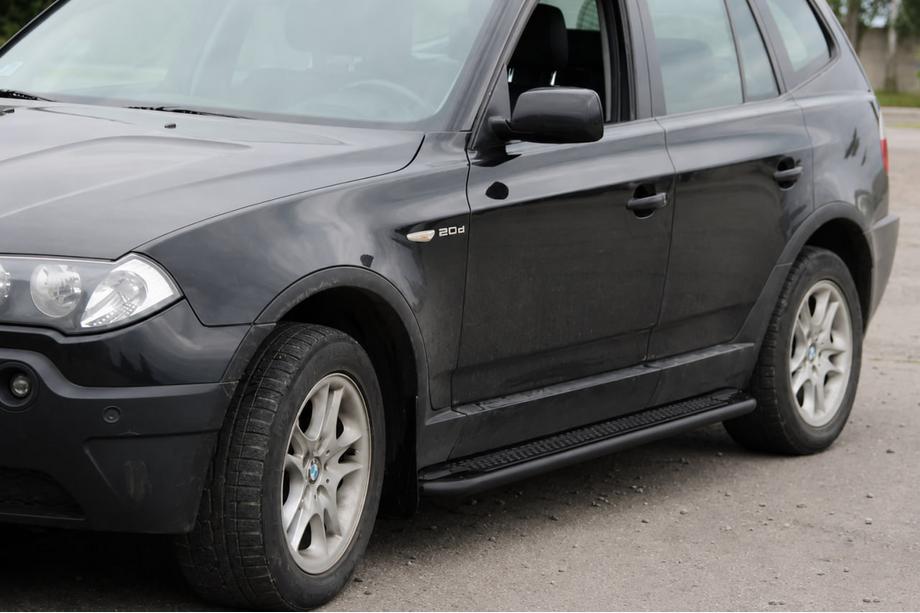 BMW X3 E83 2003–2010 Sivuporrassarja KB001 Black (ruostumaton teräs) 60 mm Image