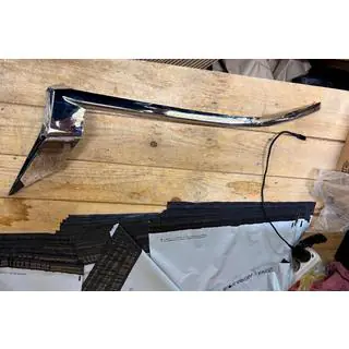 Poistotuote valoluomi vasen (1 kpl, LED-ajovaloille) Toyota Land Cruiser Prado 150 2009–2023 kuva 2