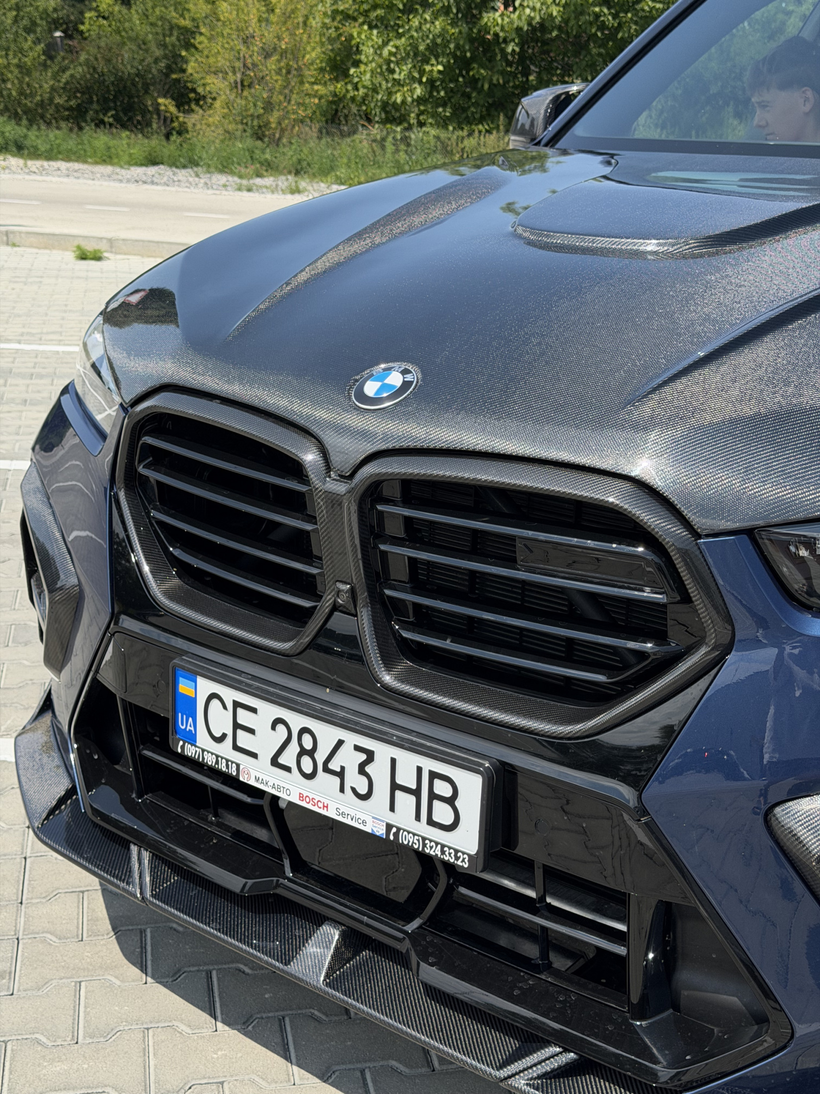 BMW X5 G05 2018 → X5M 2025: täydellinen päivitys hiilikuitukorisarjalla ja M-ohjauspyörällä