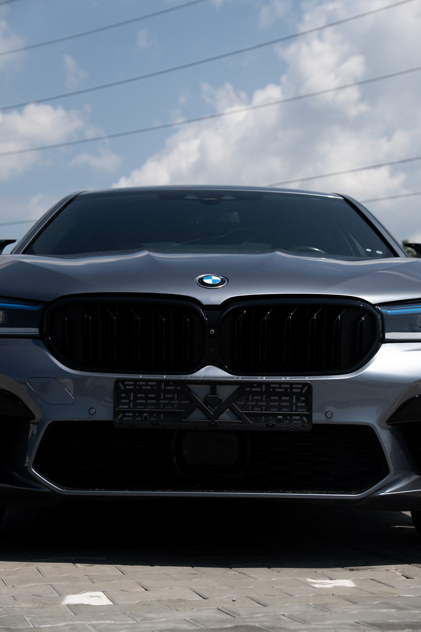 Tavallisesta BMW G30:stä M5 Competition 2021:een – mitä asennettiin
