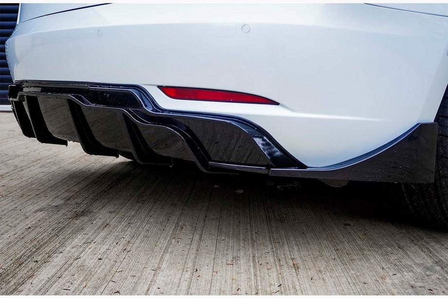 Tesla Model 3 2017– Takapuskurin diffuusori Fast (2017-2023) Image