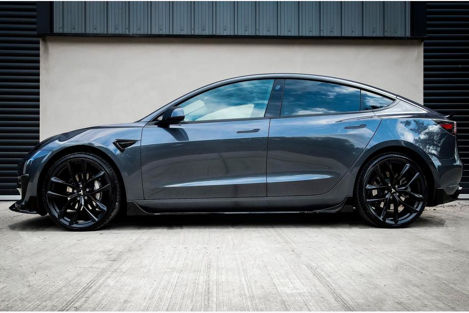 Tesla Model 3 2017– Kynnyslistat Fast (2017-2023) Image