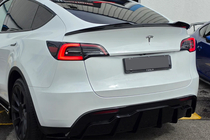 Tesla Model Y 2020– Fast takapuskurin diffuusori (2020-2024) kuva 1