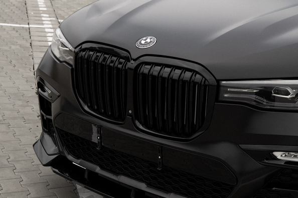 Vakiosta BMW X7 G07 M-Sportiksi: tehdyt työt ja lopputulos