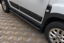 Dacia Duster 2018–2024 Sivuporrasputket Premium (2 kpl, ruostumaton teräs) Black kuva 2