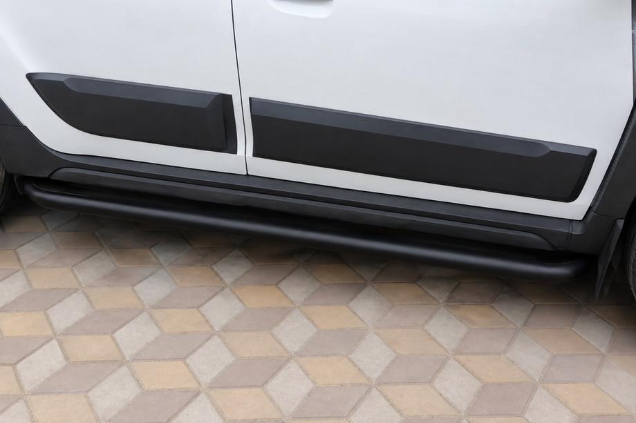 Dacia Duster 2018–2024 Sivuporrasputket Premium (2 kpl, ruostumaton teräs) Black Image