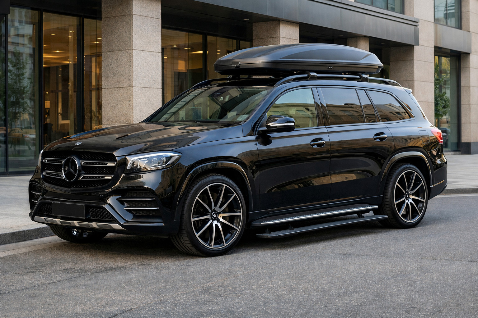 Mercedes GLS X167:n aloituspäivitys kaupunkiajoon ja helpompaan kyytiin