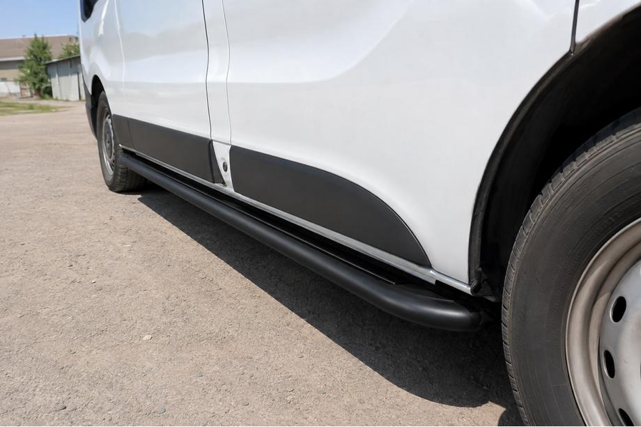 Fiat Talento 2016– Sivuporras Premium (2 kpl, ruostumaton teräs) Black 60 mm, pitkä akseliväli Kuva 1