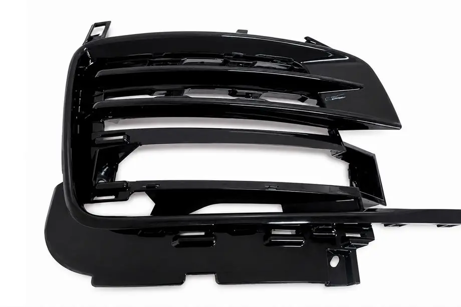 Range Rover IV L405 2013–2021 Etupuskurin lip spoiler -sarja SVA Black (2018-2021, 3 kpl) Kuva 10