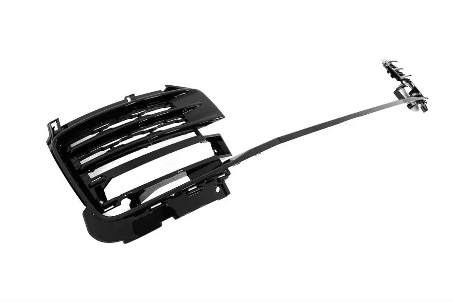 Range Rover IV L405 2013–2021 Etupuskurin lip spoiler -sarja SVA Black (2018-2021, 3 kpl) Kuva 3
