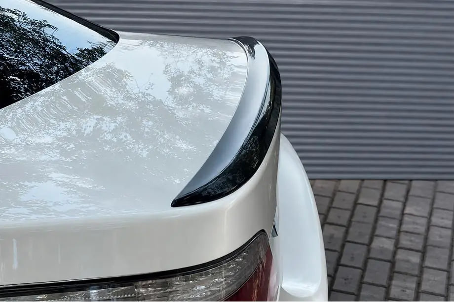 BMW E60: M5-tyylisen spoilerin asennus