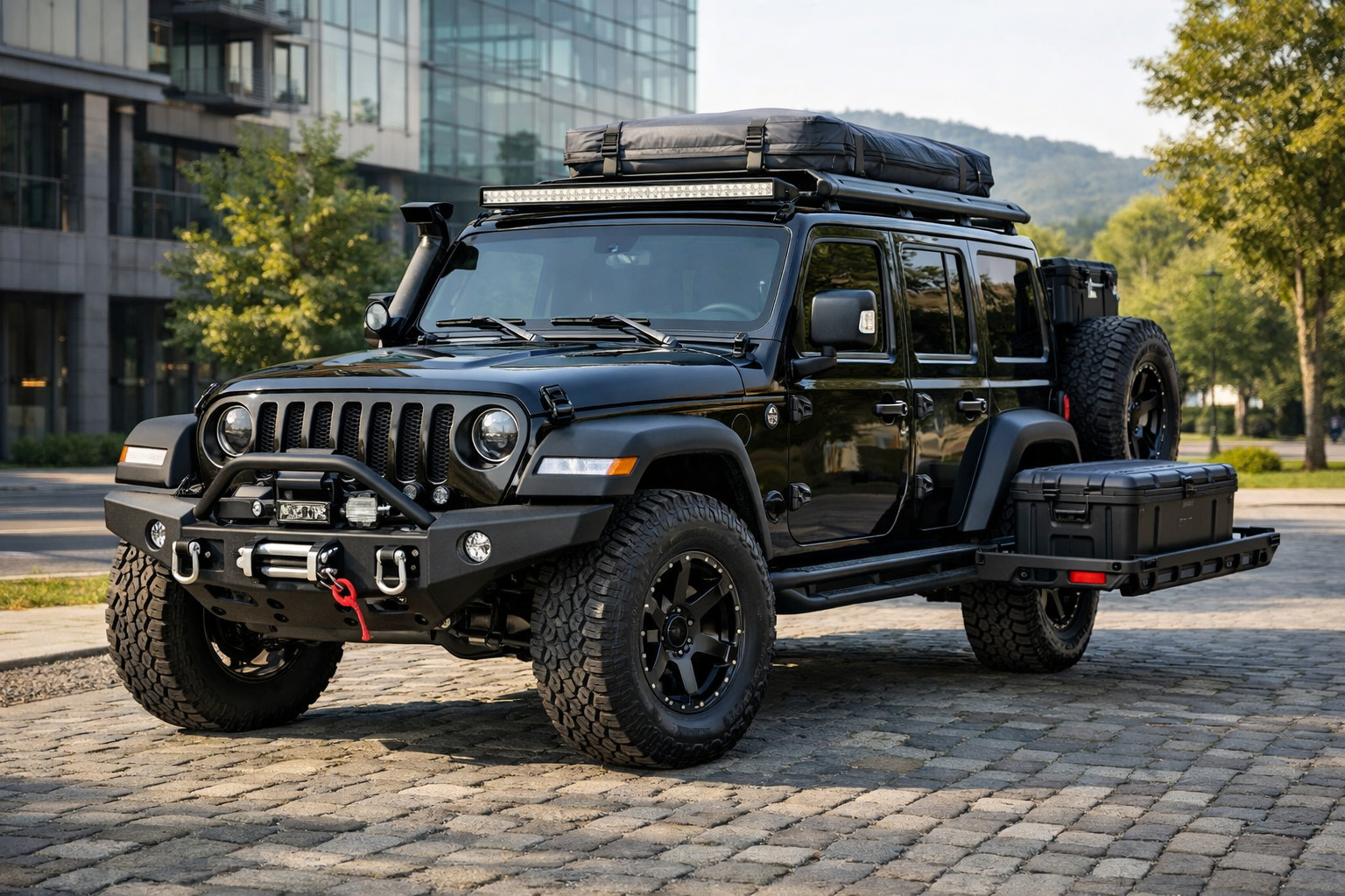 Mitä asentaa Jeep Wrangler 2018+ -malliin kaupunkiin, maavaraan ja retkille