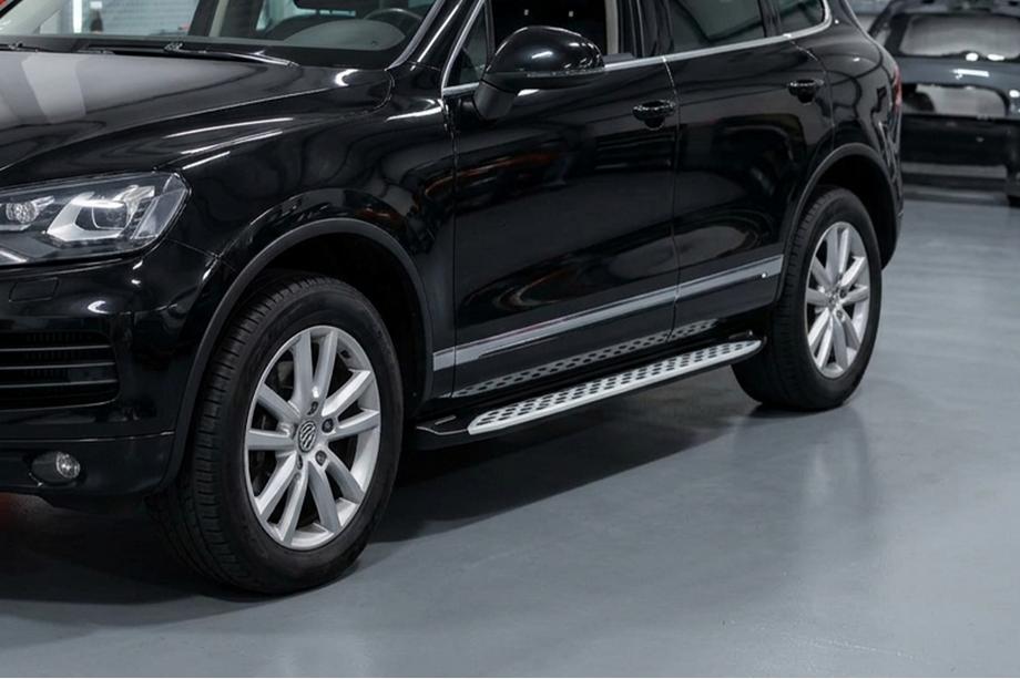 Volkswagen Touareg 2002–2010 Sivuporrast Shining V1 (2 kpl, alumiini) Kuva 1