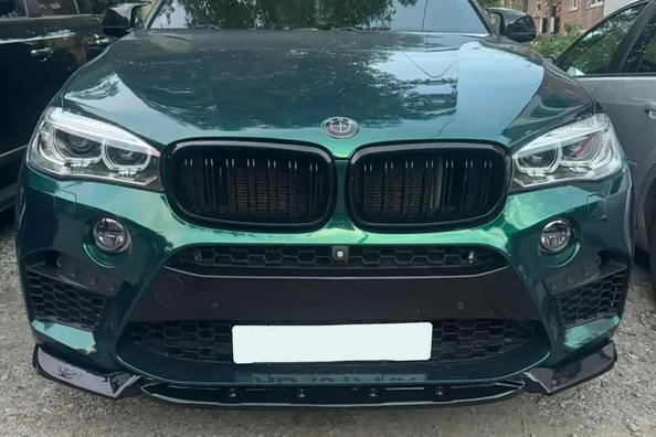 BMW X5 F15 -tuning: peilinkuoret, spoileri ja etulippa