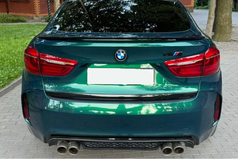 BMW X5 F15 -tuning: peilinkuoret, spoileri ja etulippa