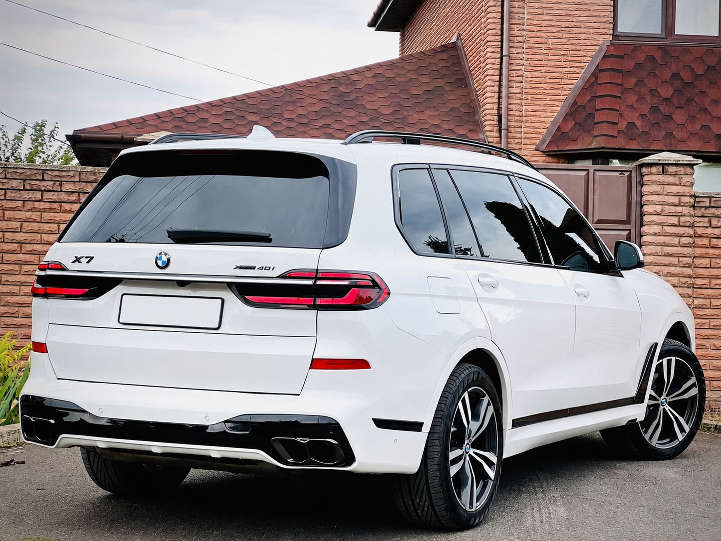 BMW X7 G07 2019–: LCI M-Performance -facelift-sarjan asennus