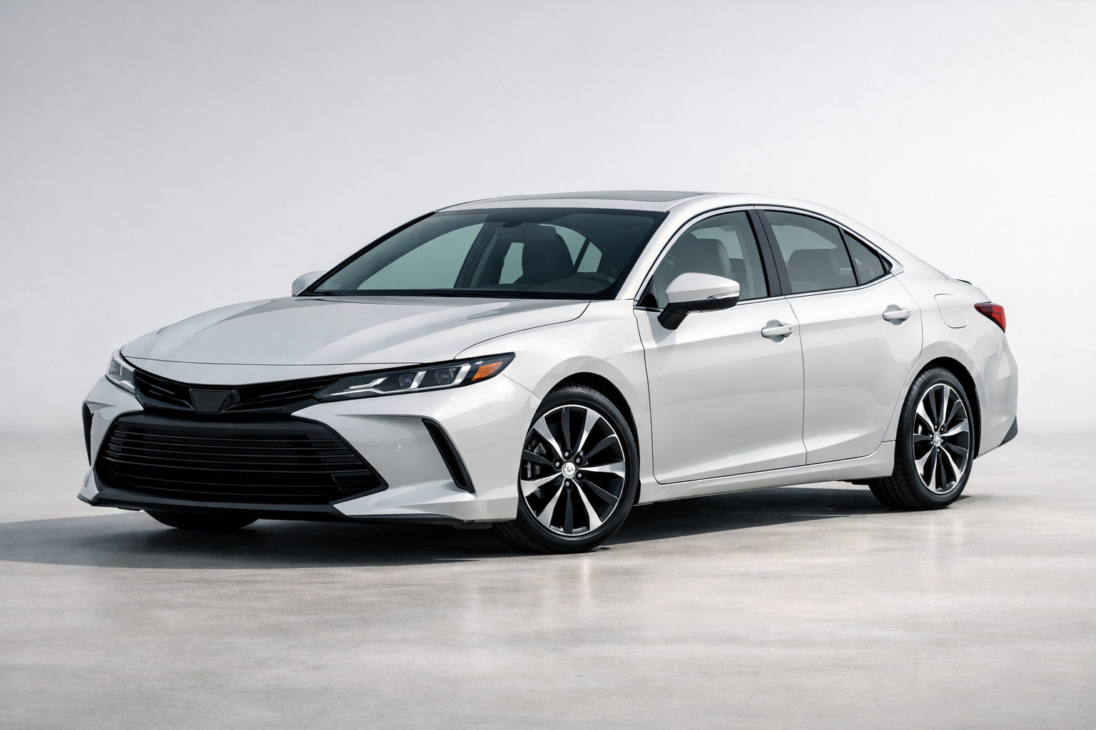 Toyota Camry (XV80) -koeajo: luotettava uuden sukupolven hybridisedan