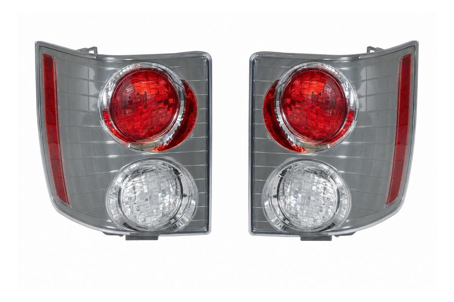Range Rover III L322 2002–2012 Takavalot punainen/valkoinen (2006) Image