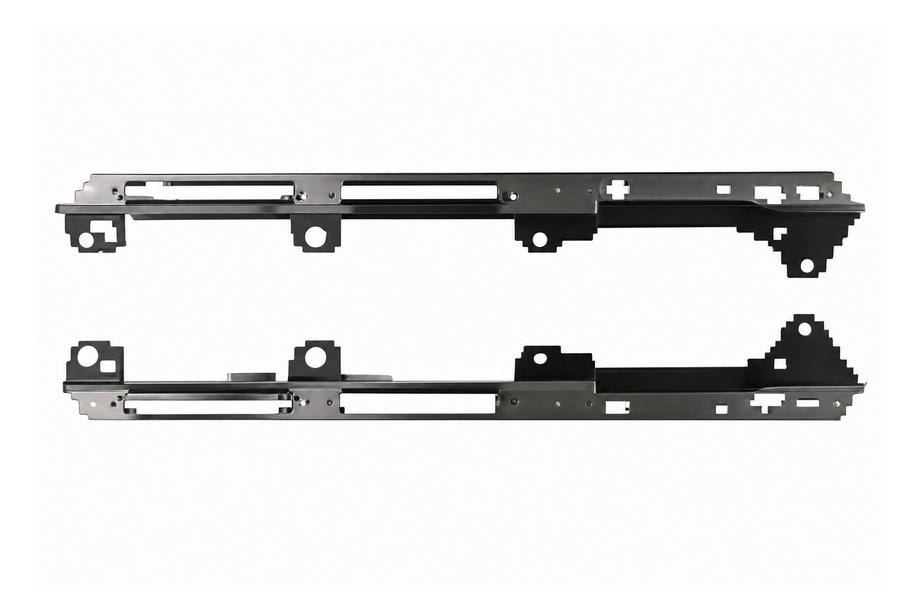 Range Rover Sport 2014–2022 Lokasuojan kiinnike (2014) Image