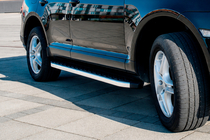 Volkswagen Touareg 2002–2010 BlackLine-sivuporrassarja (2 kpl, alumiini) kuva 2