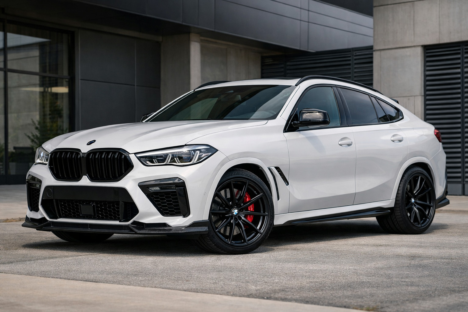 Mitä asentaa BMW X6 G06:een oston jälkeen X6M-tyyliin