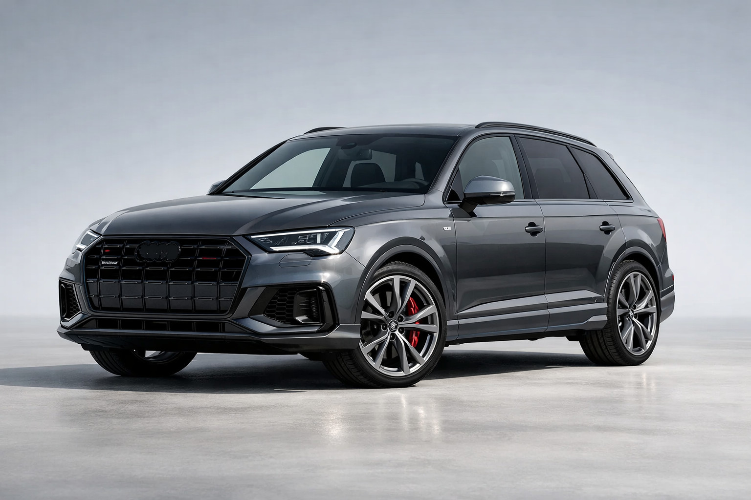 Audi SQ7 facelift 2024 -koeajo: urheilullinen premium-SUV